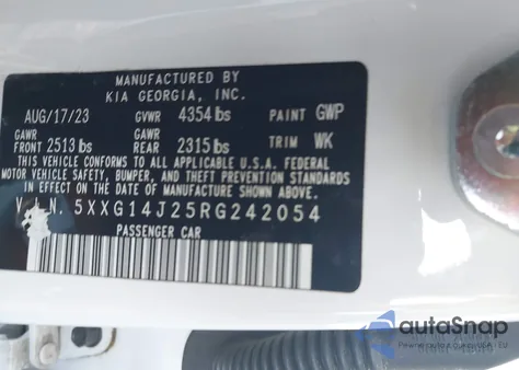 2024 Kia K5 Lxs z USA, uszkodzony, nr VIN 5XXG14J25RG242054